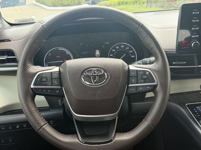2024 Toyota Sienna Platinum 7 Passenger