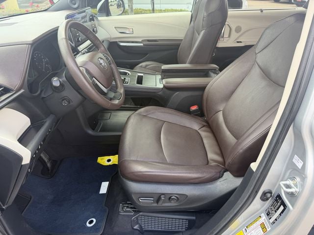 2024 Toyota Sienna Platinum 7 Passenger