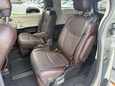 2024 Toyota Sienna Platinum 7 Passenger