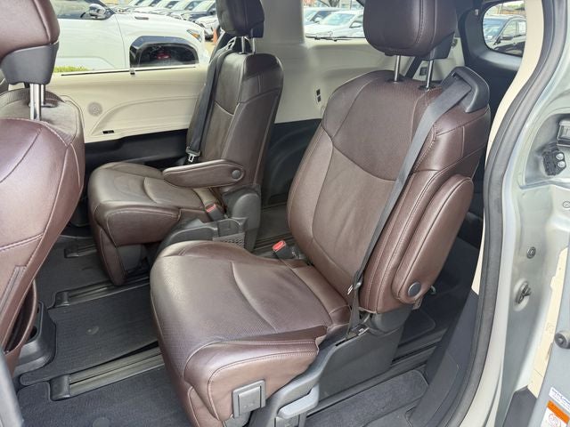 2024 Toyota Sienna Platinum 7 Passenger