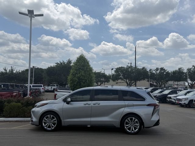 2024 Toyota Sienna Platinum 7 Passenger