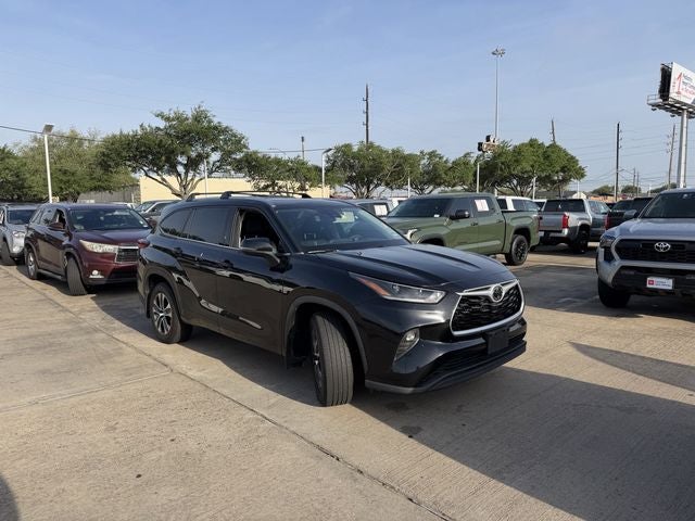 2021 Toyota HIGHLANDER XLE