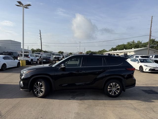 2021 Toyota HIGHLANDER XLE