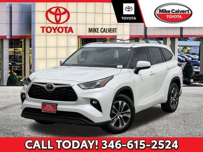 2022 Toyota HIGHLANDER XLE