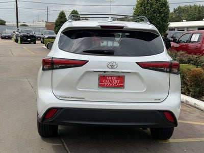 2022 Toyota HIGHLANDER XLE