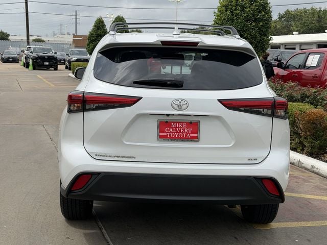 2022 Toyota HIGHLANDER XLE