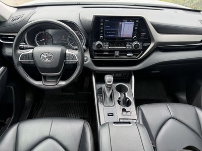 2022 Toyota HIGHLANDER XLE