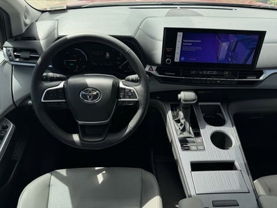 2025 Toyota SIENNA XLE XLE 8 Passenger