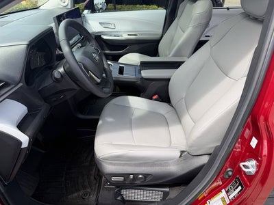 2025 Toyota SIENNA XLE XLE 8 Passenger