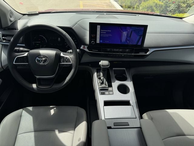 2025 Toyota SIENNA XLE XLE 8 Passenger