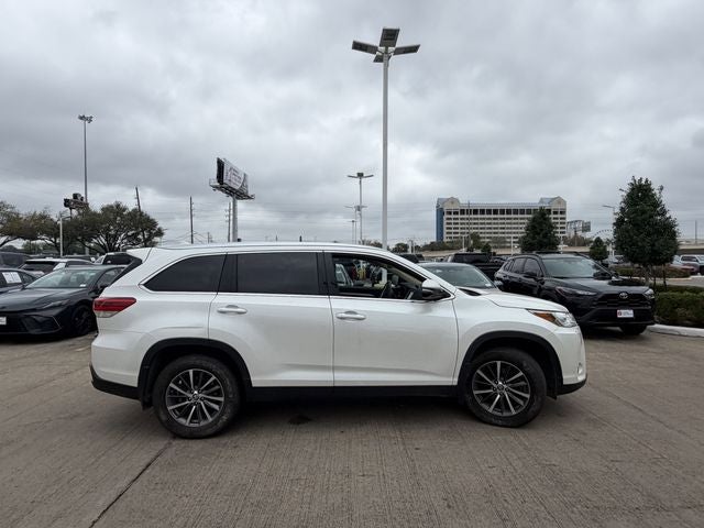 2019 Toyota HIGHLANDER XLE