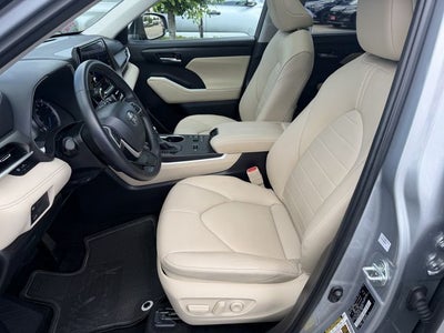 2024 Toyota Highlander Hybrid XLE