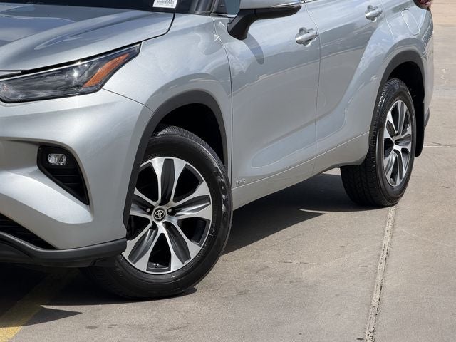 2024 Toyota Highlander Hybrid XLE