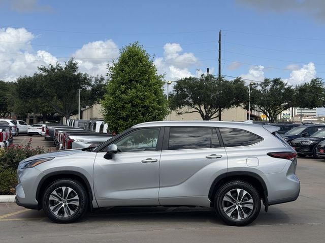 2024 Toyota Highlander Hybrid XLE