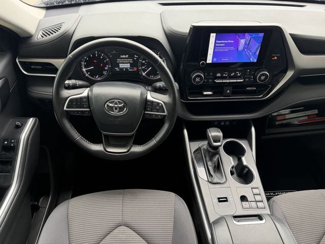 2025 Toyota HIGHLANDER LE
