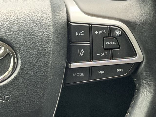 2025 Toyota HIGHLANDER LE