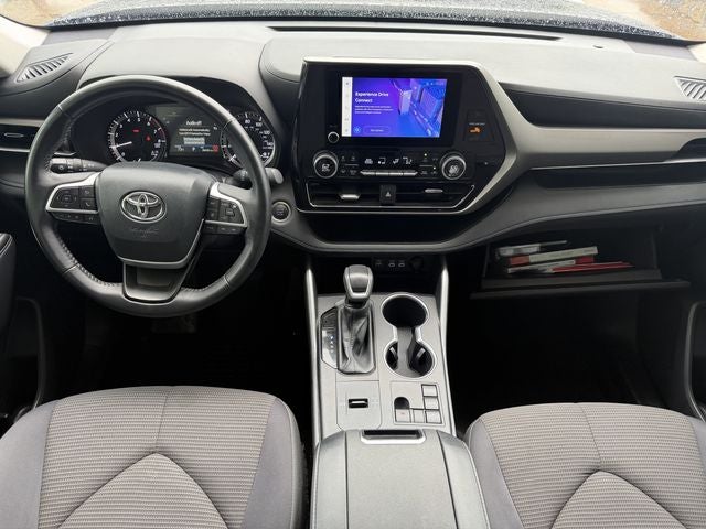 2025 Toyota HIGHLANDER LE