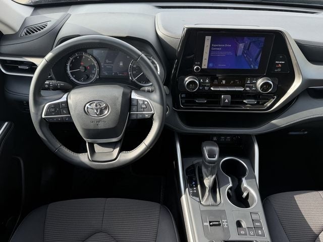 2025 Toyota HIGHLANDER LE