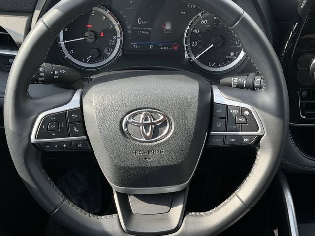 2025 Toyota HIGHLANDER LE