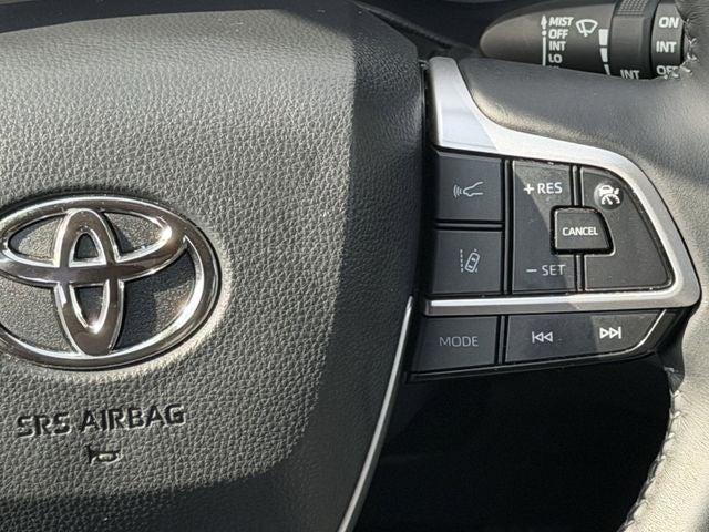 2025 Toyota HIGHLANDER LE