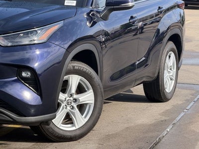 2025 Toyota HIGHLANDER LE