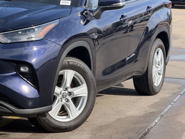 2025 Toyota HIGHLANDER LE