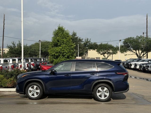 2025 Toyota HIGHLANDER LE