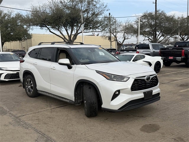 2023 Toyota HIGHLANDER XLE