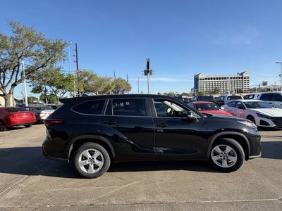 2024 Toyota HIGHLANDER LE