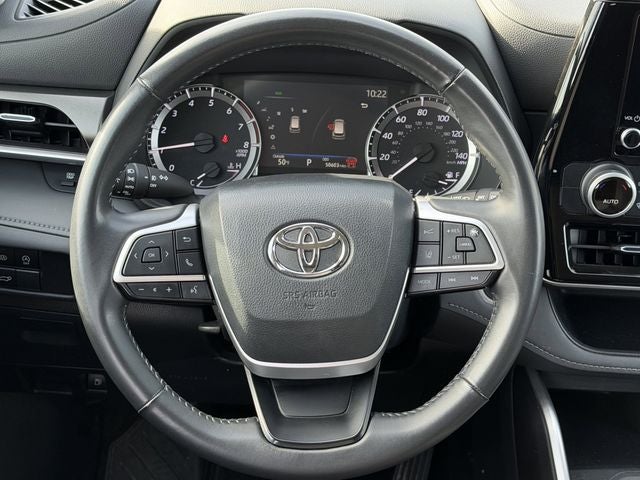 2024 Toyota HIGHLANDER LE