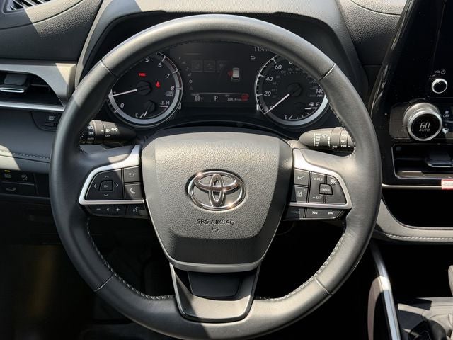 2025 Toyota HIGHLANDER LE