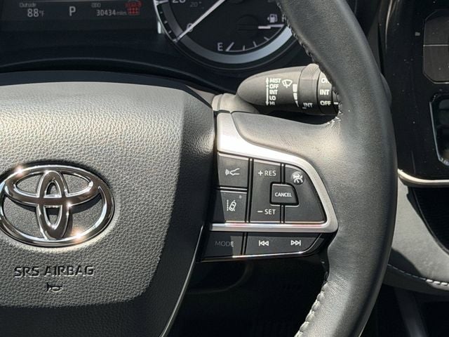 2025 Toyota HIGHLANDER LE