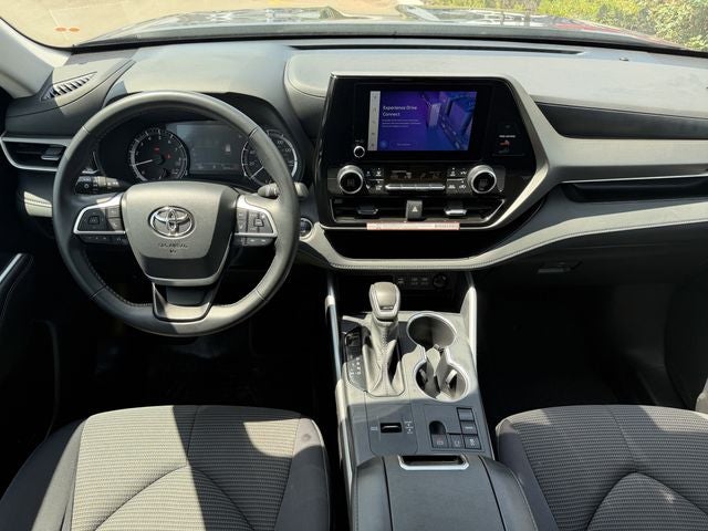2025 Toyota HIGHLANDER LE