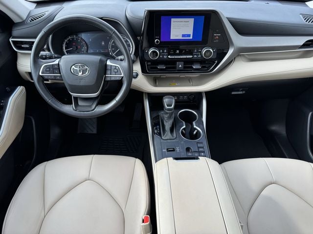 2024 Toyota HIGHLANDER XLE