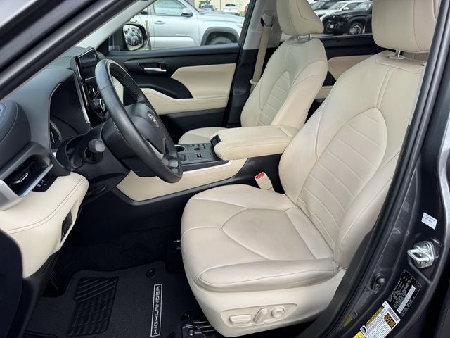 2024 Toyota HIGHLANDER XLE