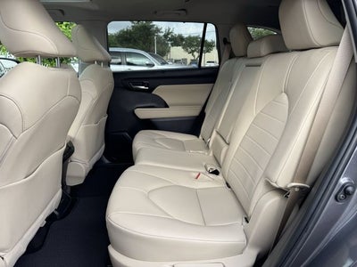2024 Toyota HIGHLANDER XLE