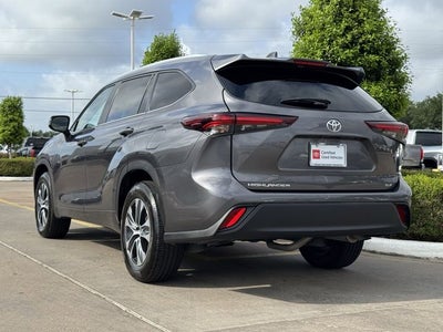 2024 Toyota HIGHLANDER XLE