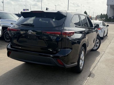 2024 Toyota Highlander LE