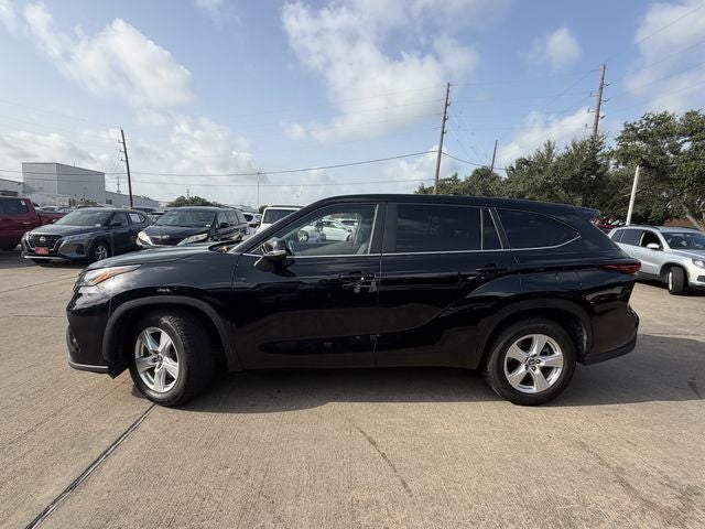 2024 Toyota Highlander LE