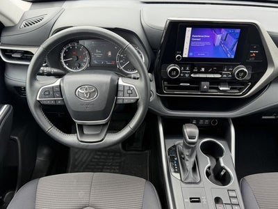 2025 Toyota HIGHLANDER LE