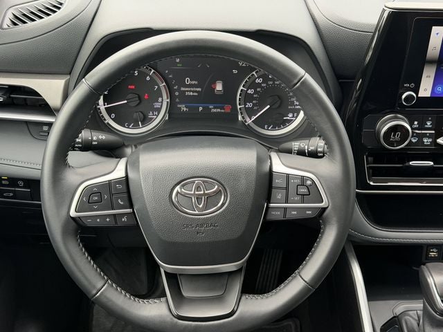 2025 Toyota HIGHLANDER LE