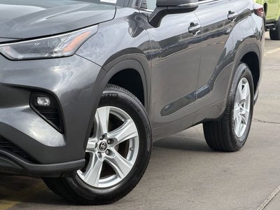 2025 Toyota HIGHLANDER LE