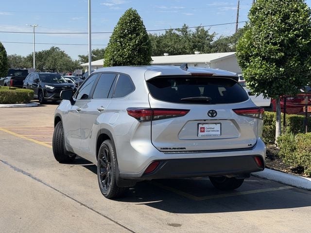 2023 Toyota HIGHLANDER LE
