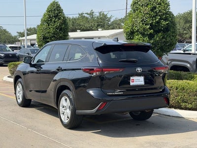 2024 Toyota HIGHLANDER LE