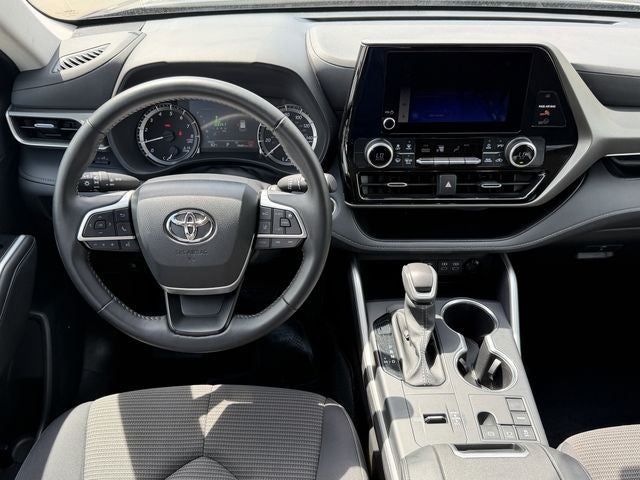 2025 Toyota HIGHLANDER LE