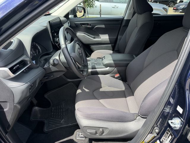 2025 Toyota HIGHLANDER LE