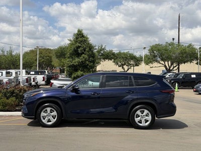 2025 Toyota HIGHLANDER LE