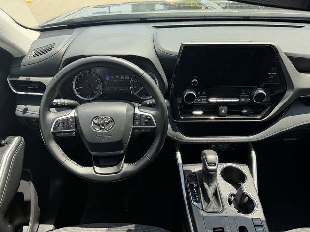 2025 Toyota Highlander LE