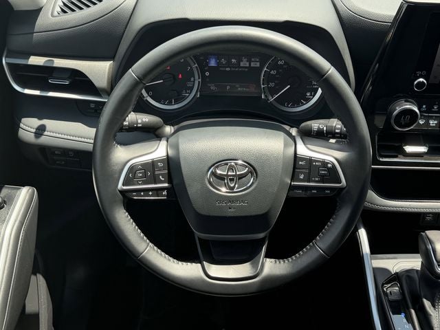 2025 Toyota Highlander LE