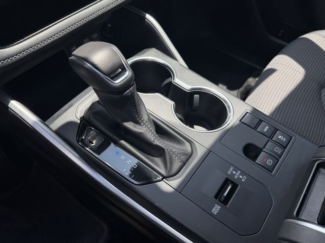 2025 Toyota Highlander LE